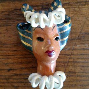 Vintage WWII Copa De Oro Pin/Ceramic Brooch